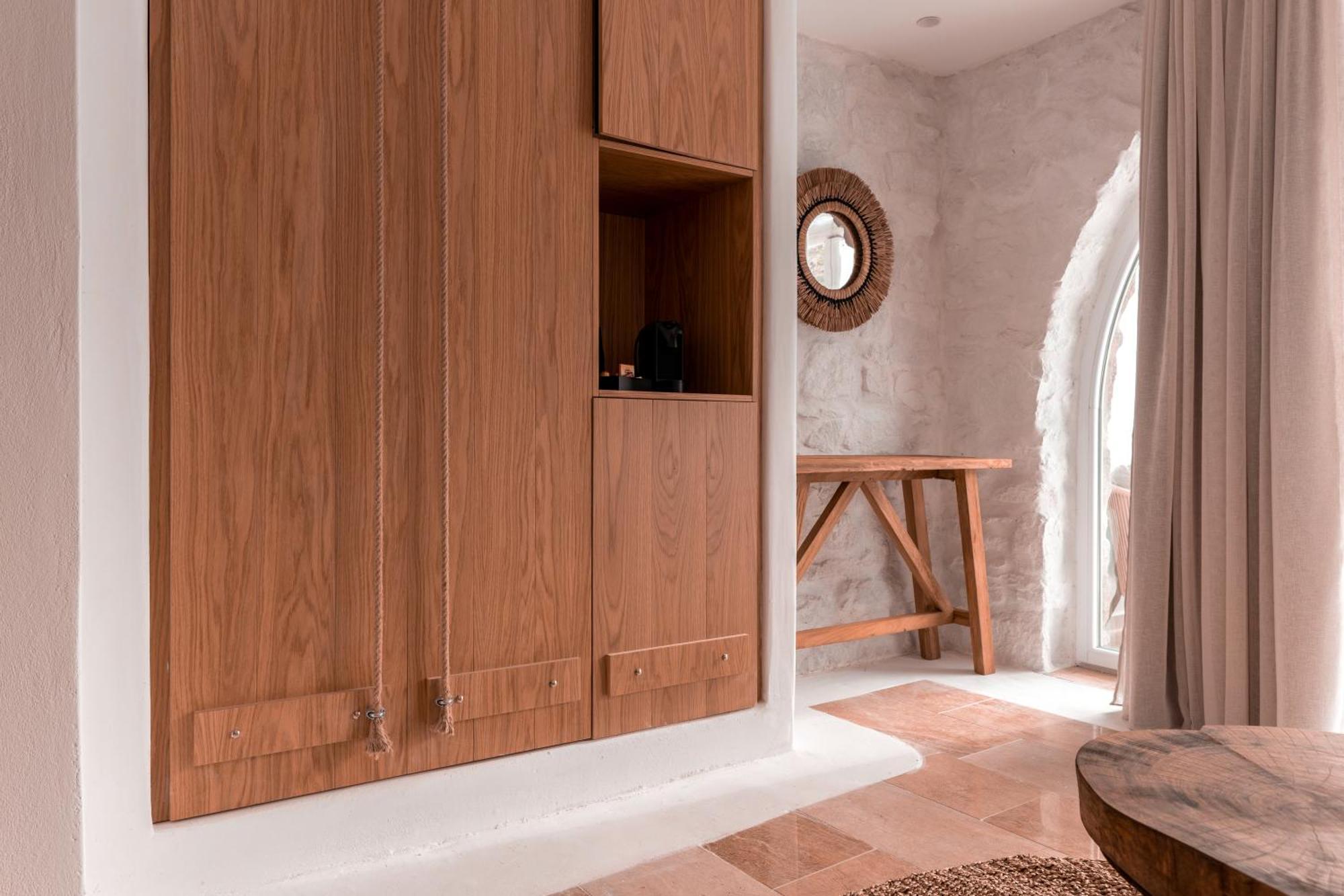 Senses Luxury & Ξενοδοχείο με διαμερίσματα 5*